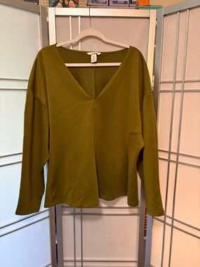 H&M Olive Green V-Neck Long Sleeve Top